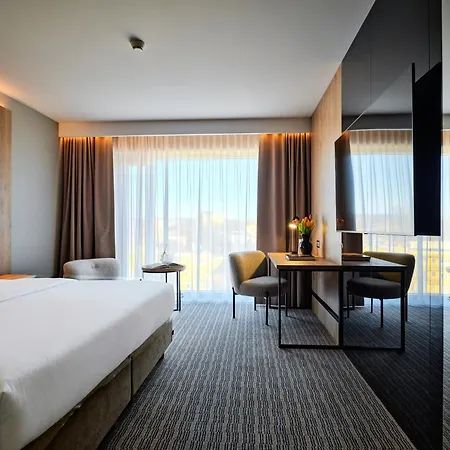 Hotel Verde City Κοστζαλίν