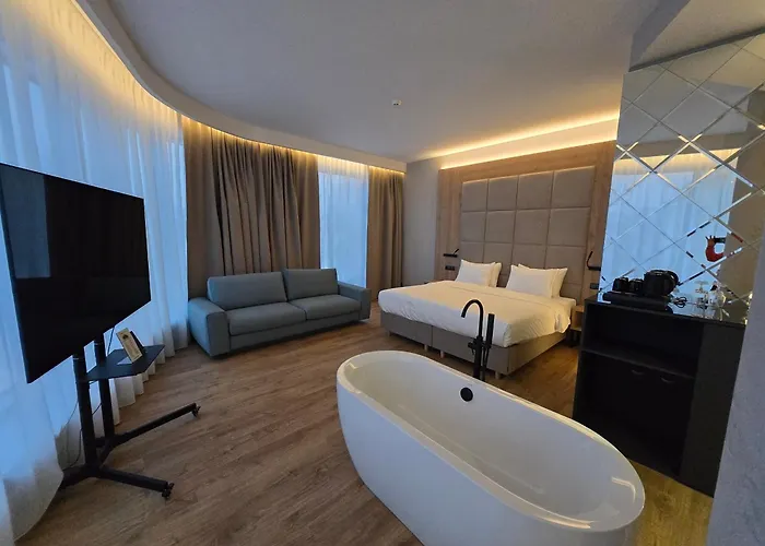 Hotel Verde City Hotel 4*